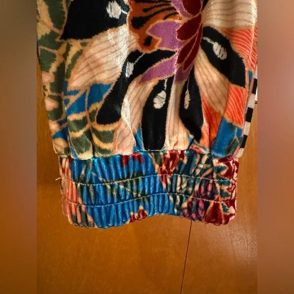 FARM Rio Mixed Scarves Multicolor Velour Sweatpants - Picture 5 of 7